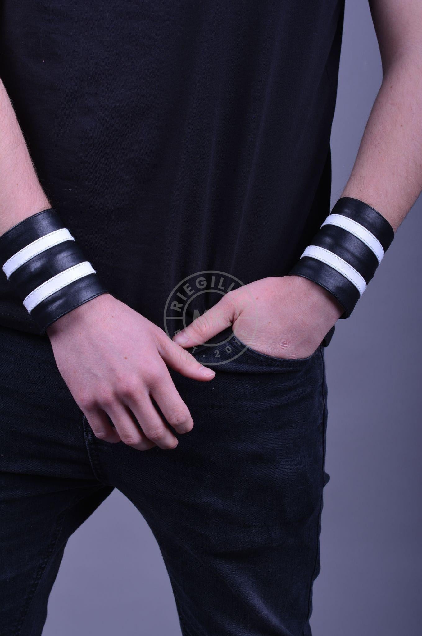 White Wrist Wallet - Double stripe at MR. Riegillio