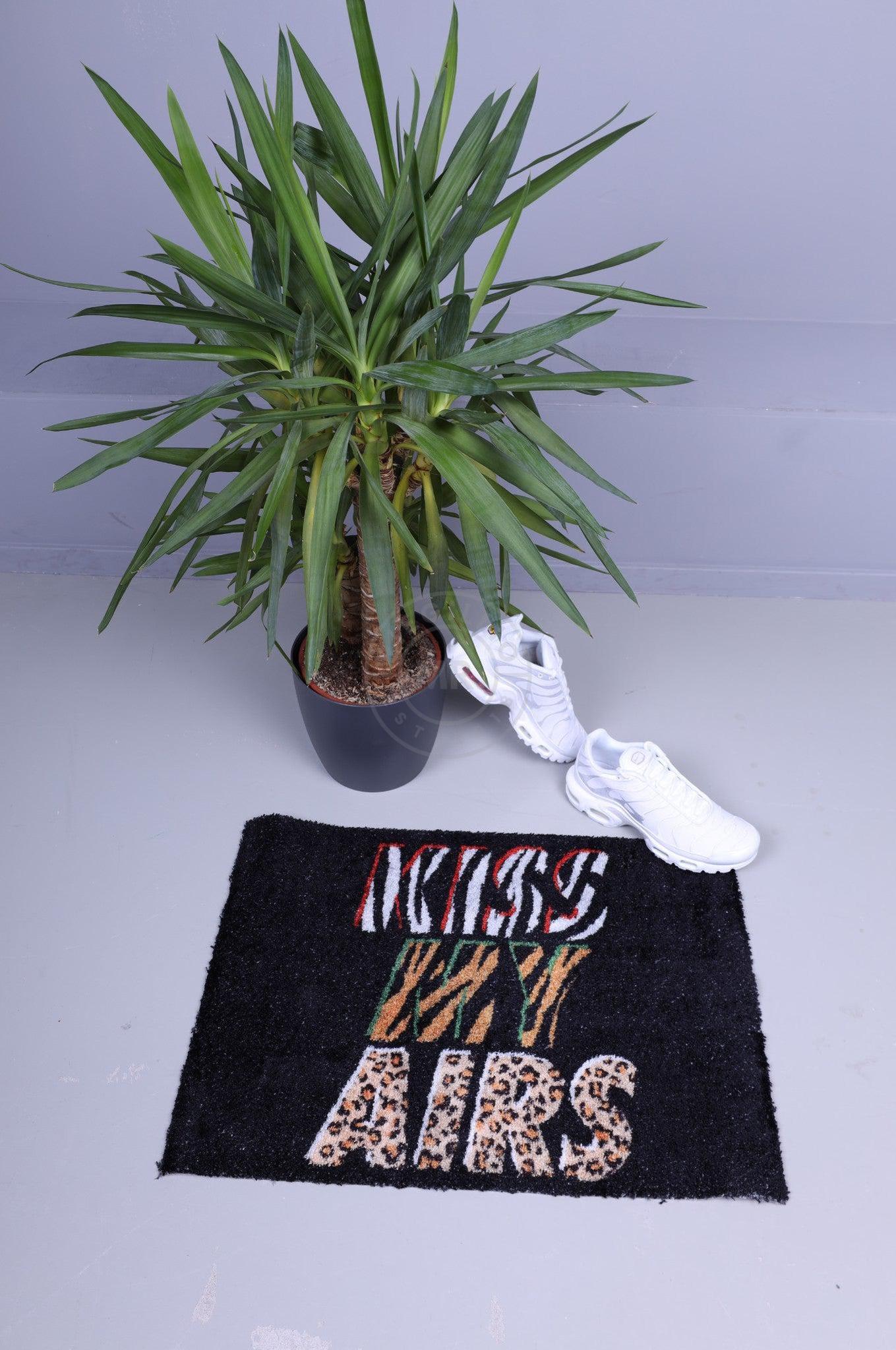 Doormat - KISS MY AIRS - Animals at MR. Riegillio