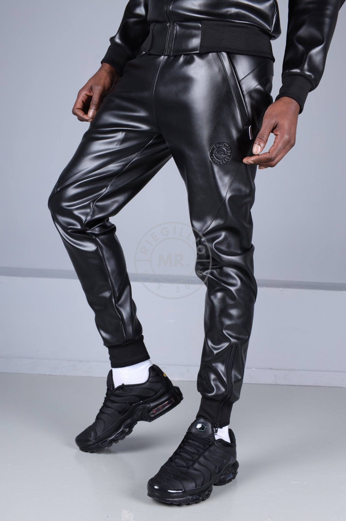 MR. 24 Tracksuit Pants - Black at MR. Riegillio