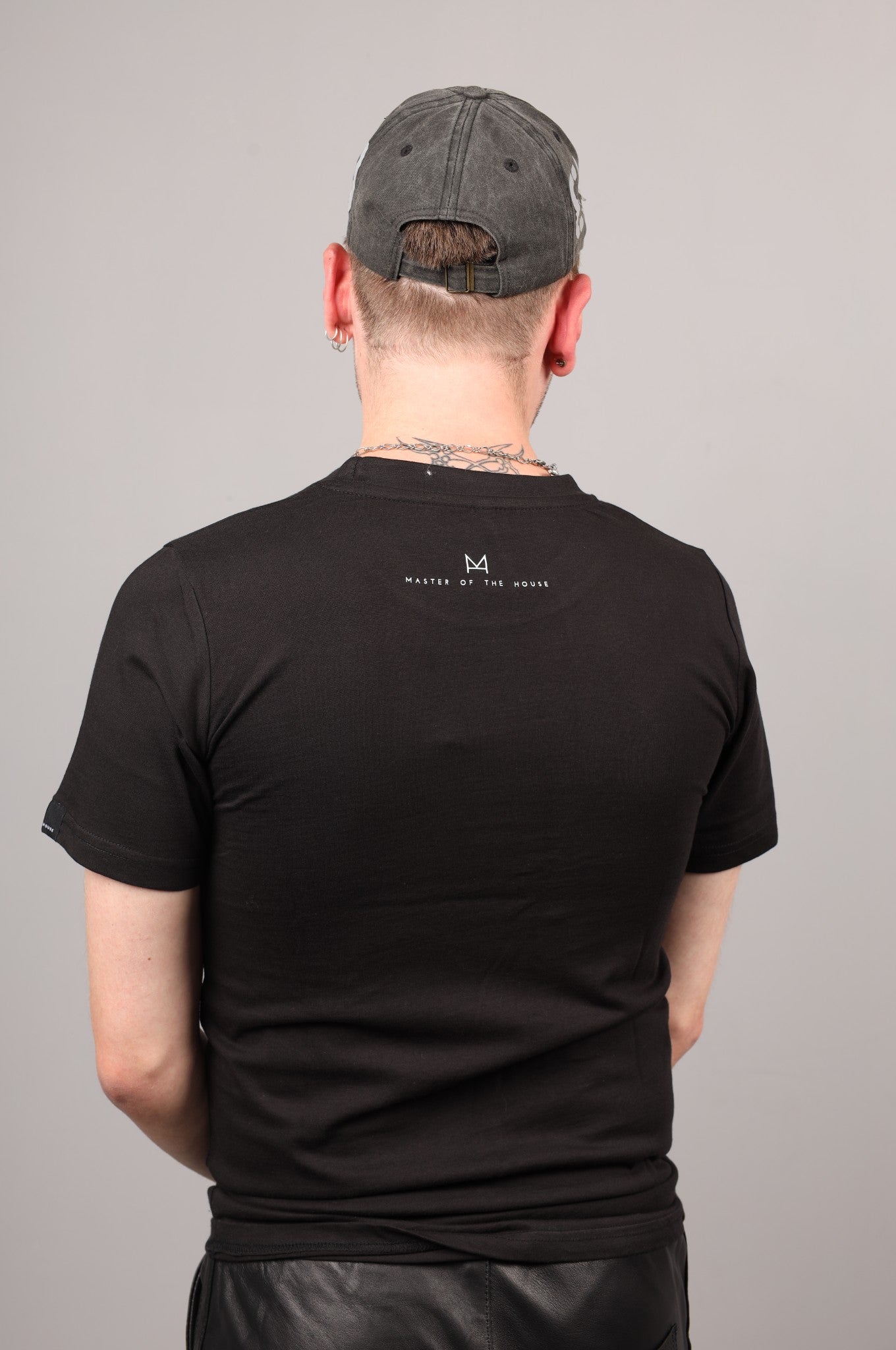 LOCKED - T-Shirt