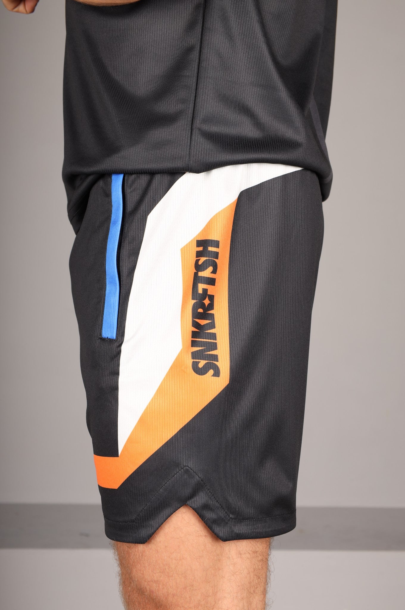 SNKRFTSH Sports Thru Zip Short SF24/7 - Orange