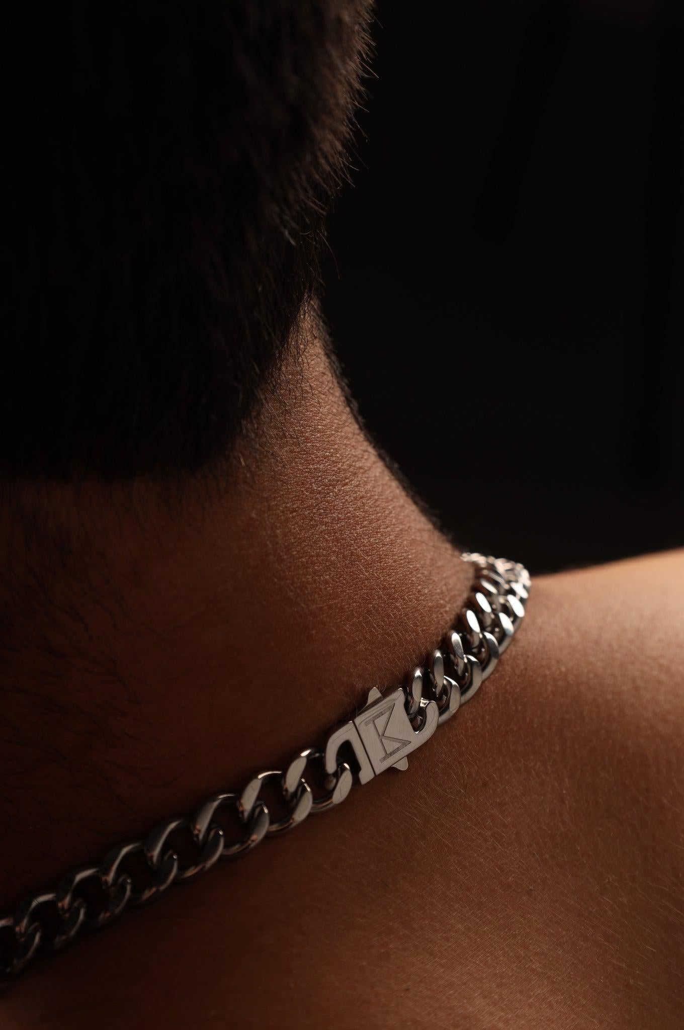Master of the House Chain - OWNED at MR. Riegillio