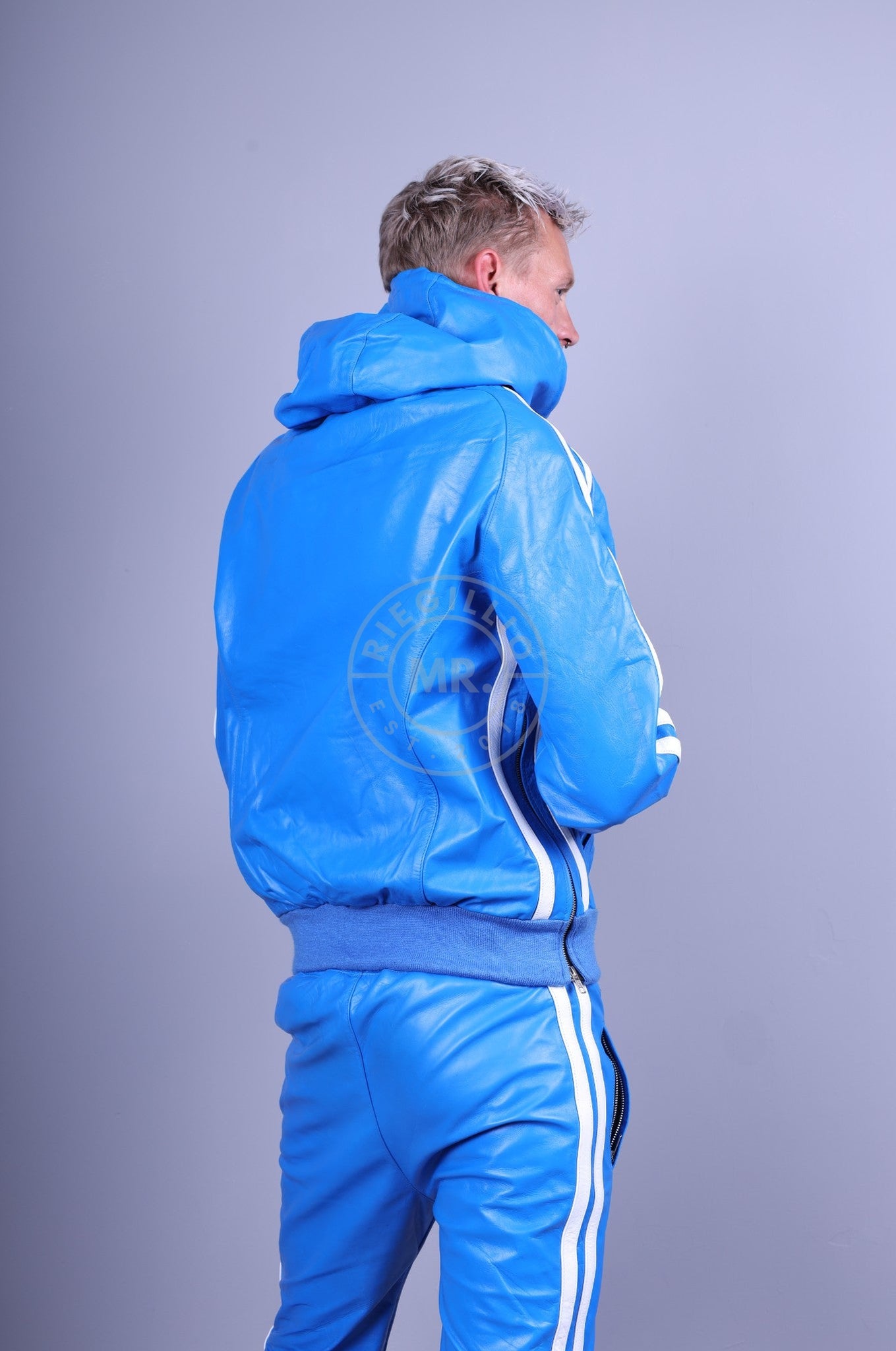Blauer Sport-Kapuzenpullover aus Leder *AUSLAUFARTIKEL*