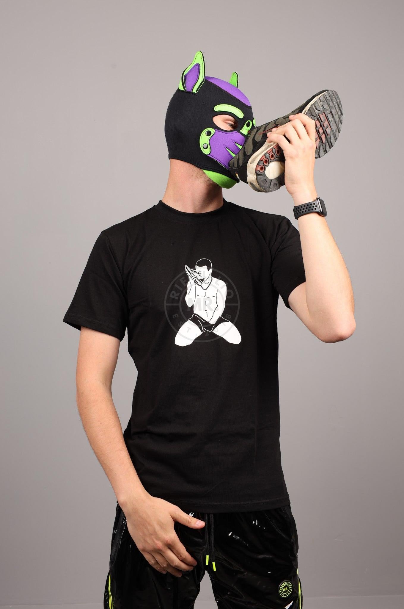 SNIFFER Pin T-Shirt at MR. Riegillio