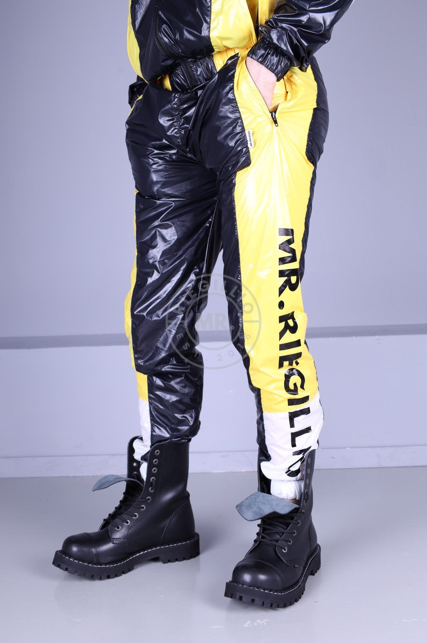 Glänzende Nylon-Trainingshose - Gelbe Paneele