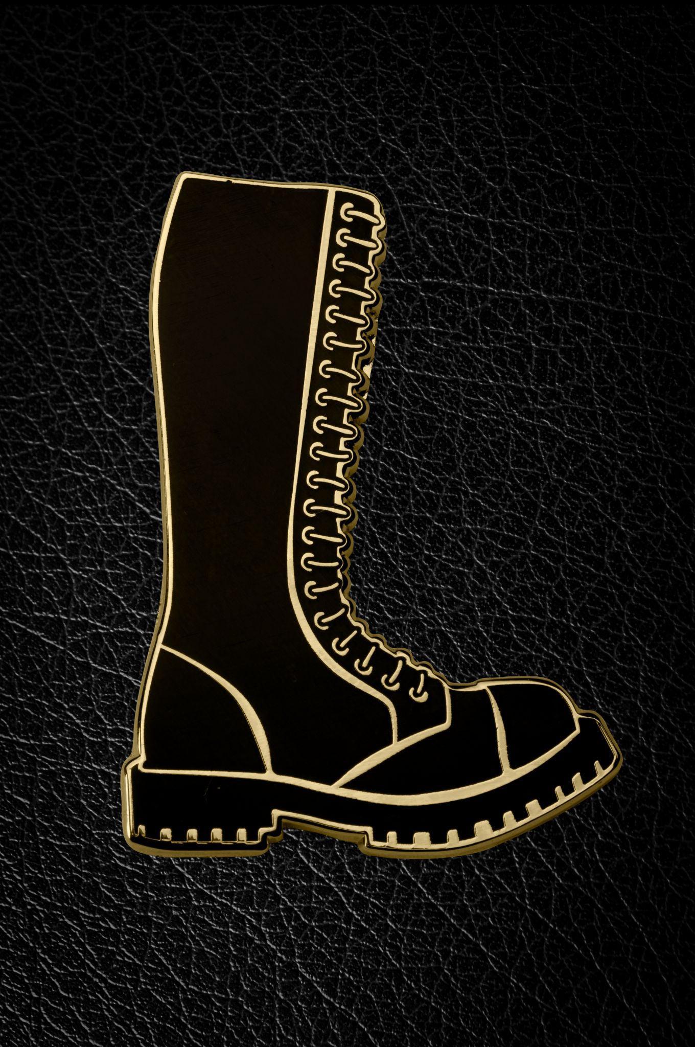 Master of the House Pin - 20 HOLE BOOTS at MR. Riegillio