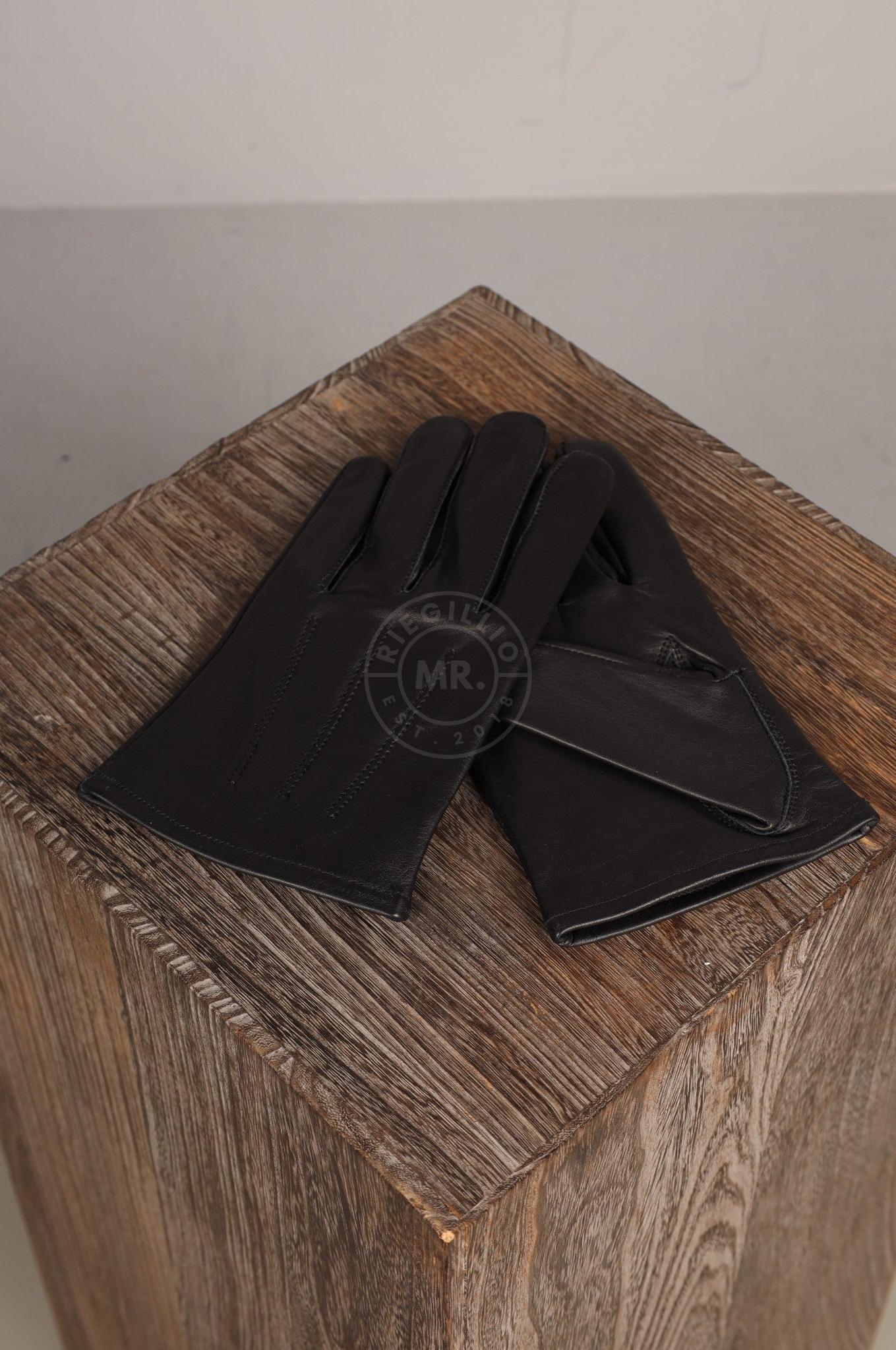 #182 Cowhide Leather Gloves at MR. Riegillio