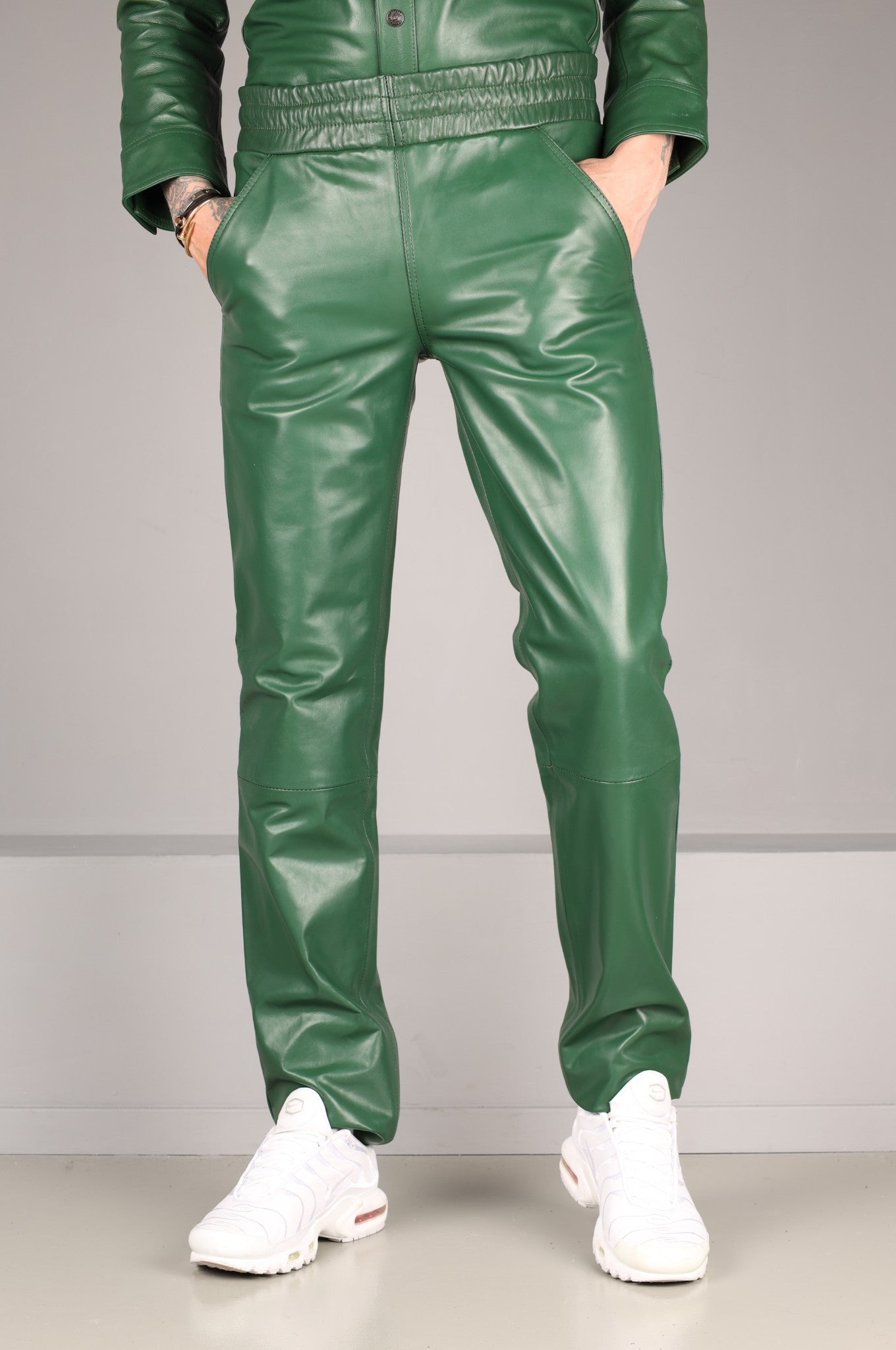 Dunkelgrüne Slim Fit Leder-Trainingshose
