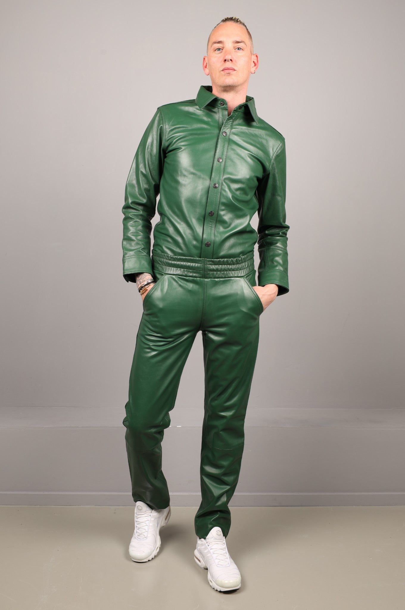 Dunkelgrüne Slim Fit Leder-Trainingshose