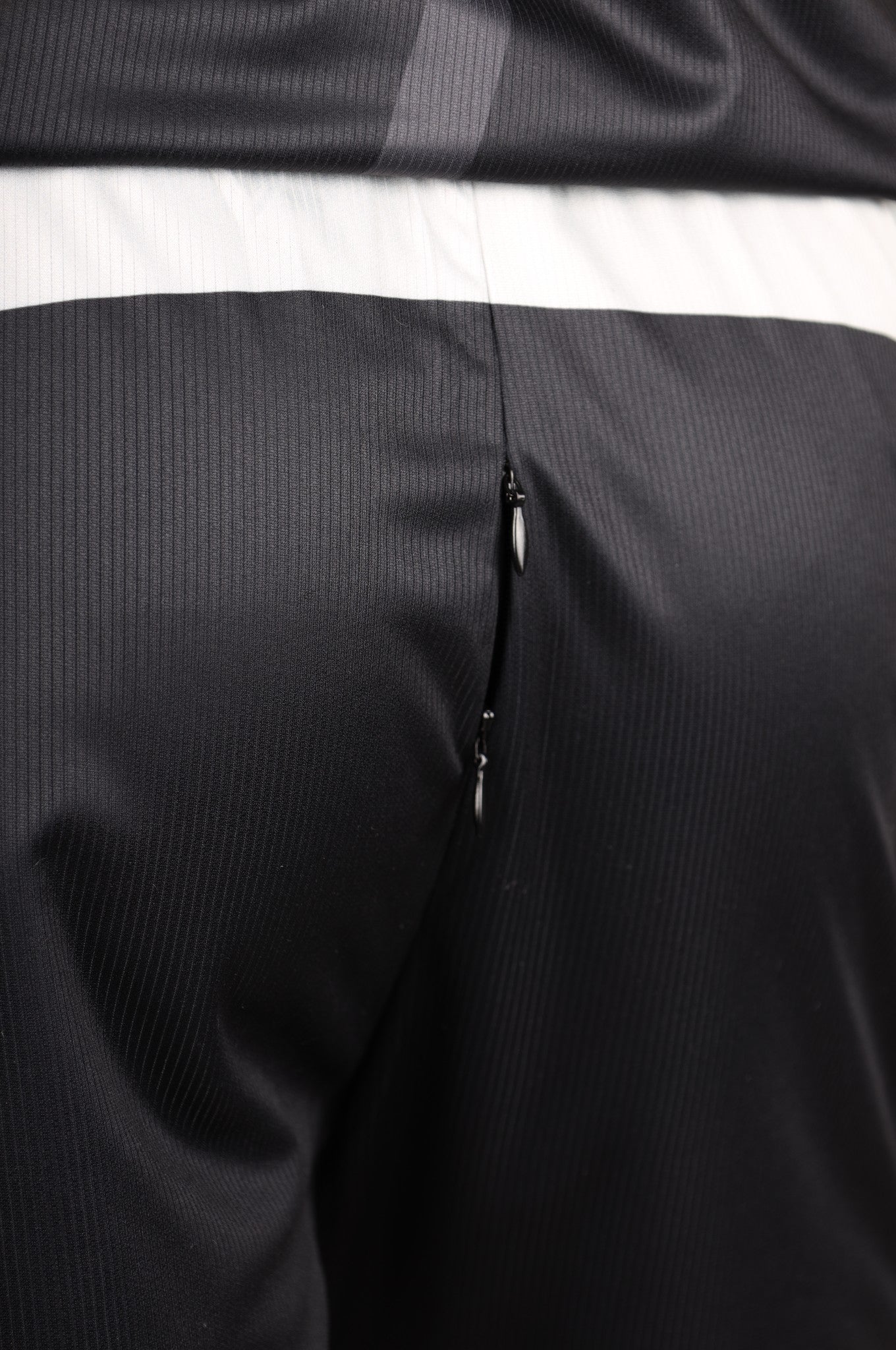 SNKRFTSH Sports Thru Zip Short SF24/7 - Red