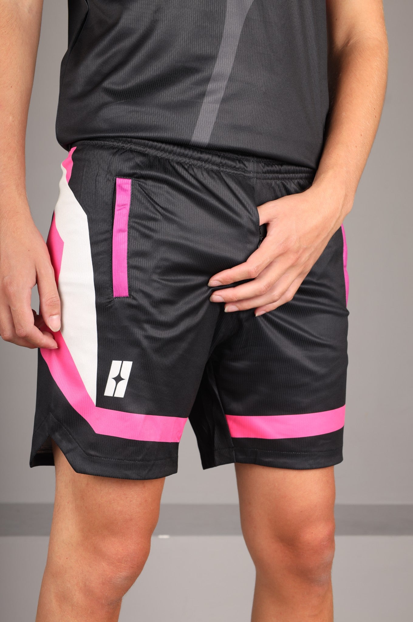 SNKRFTSH Sports Thru Zip Short SF24/7 - Pink