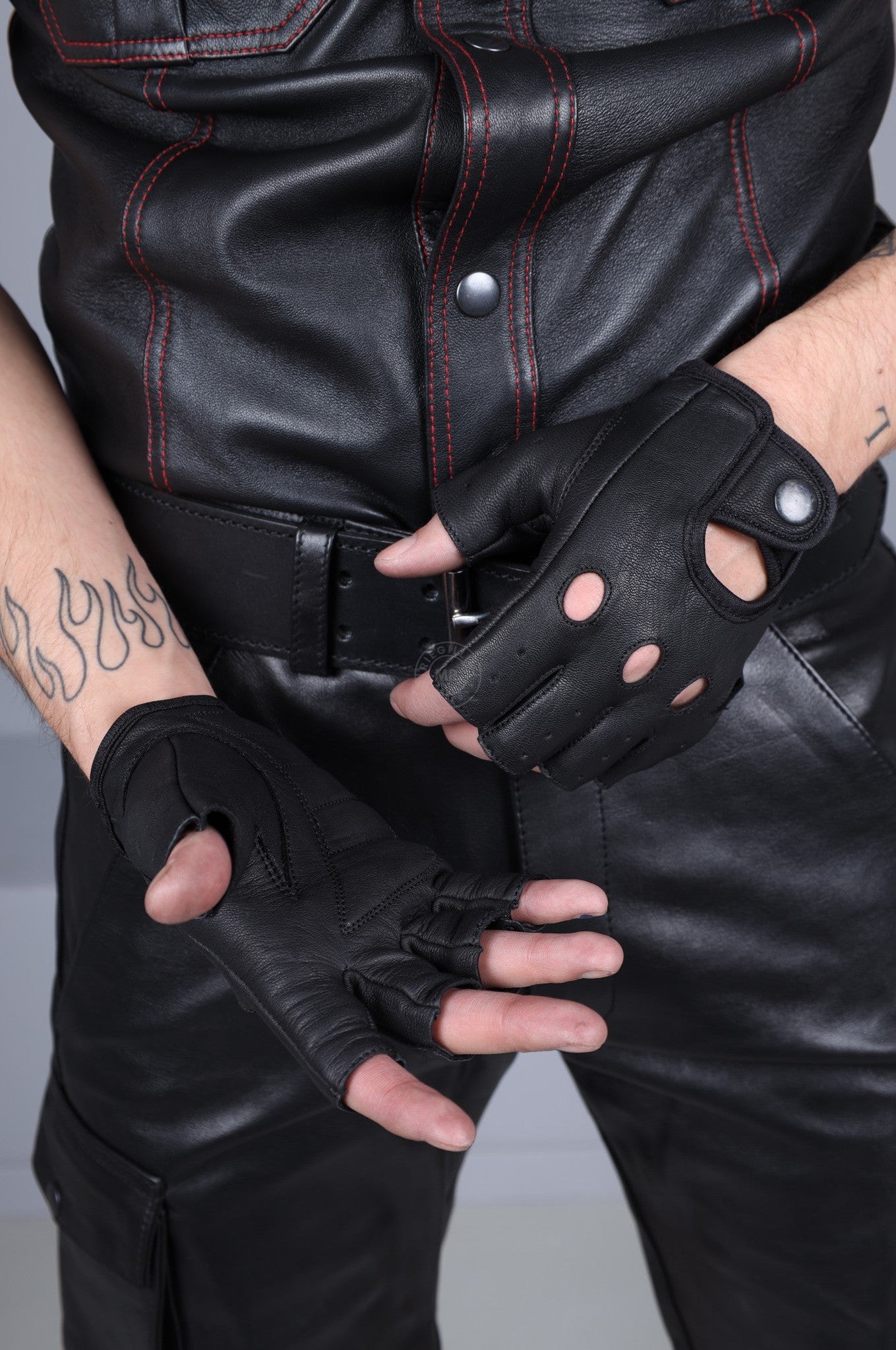 Black Leather Fingerless Gloves at MR. Riegillio