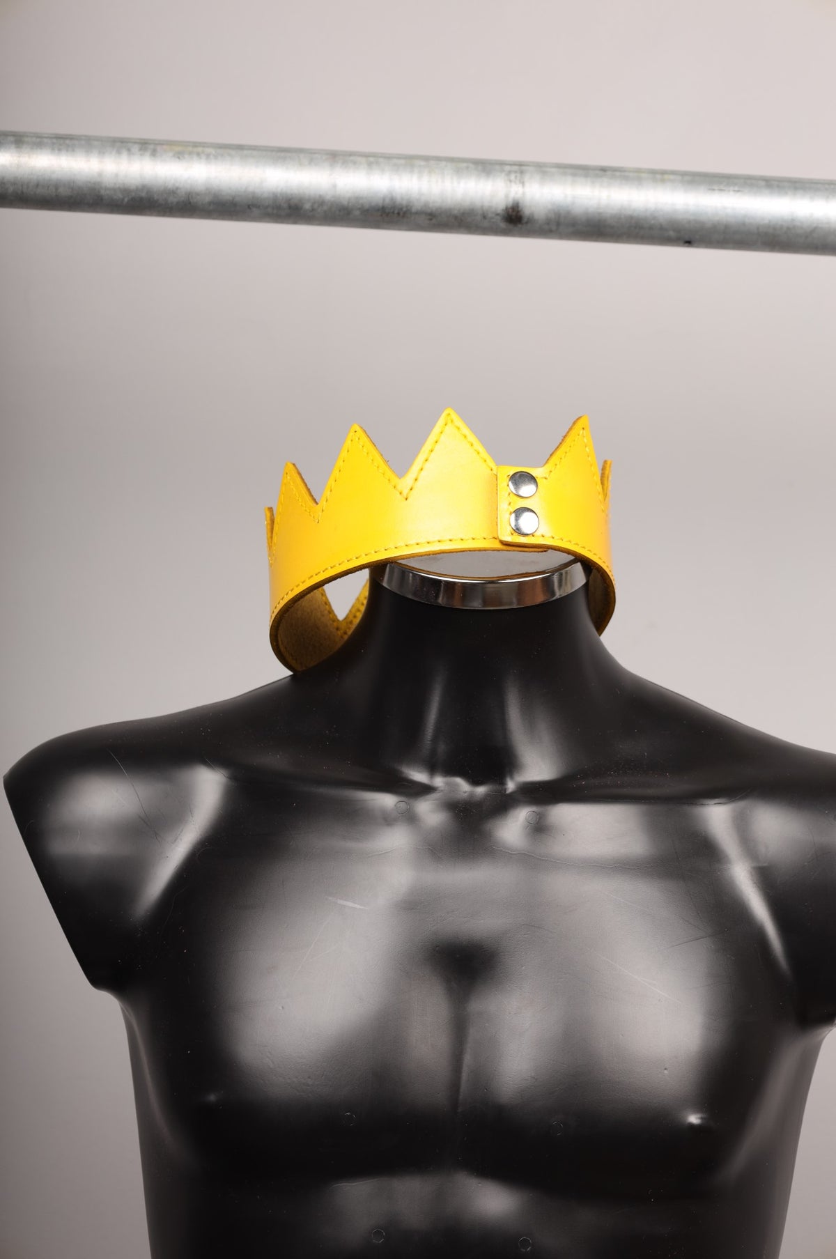 #074 Cowhide Leather Crown