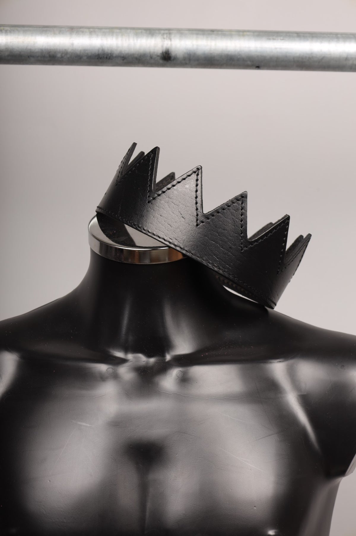 #075 Cowhide Leather Crown