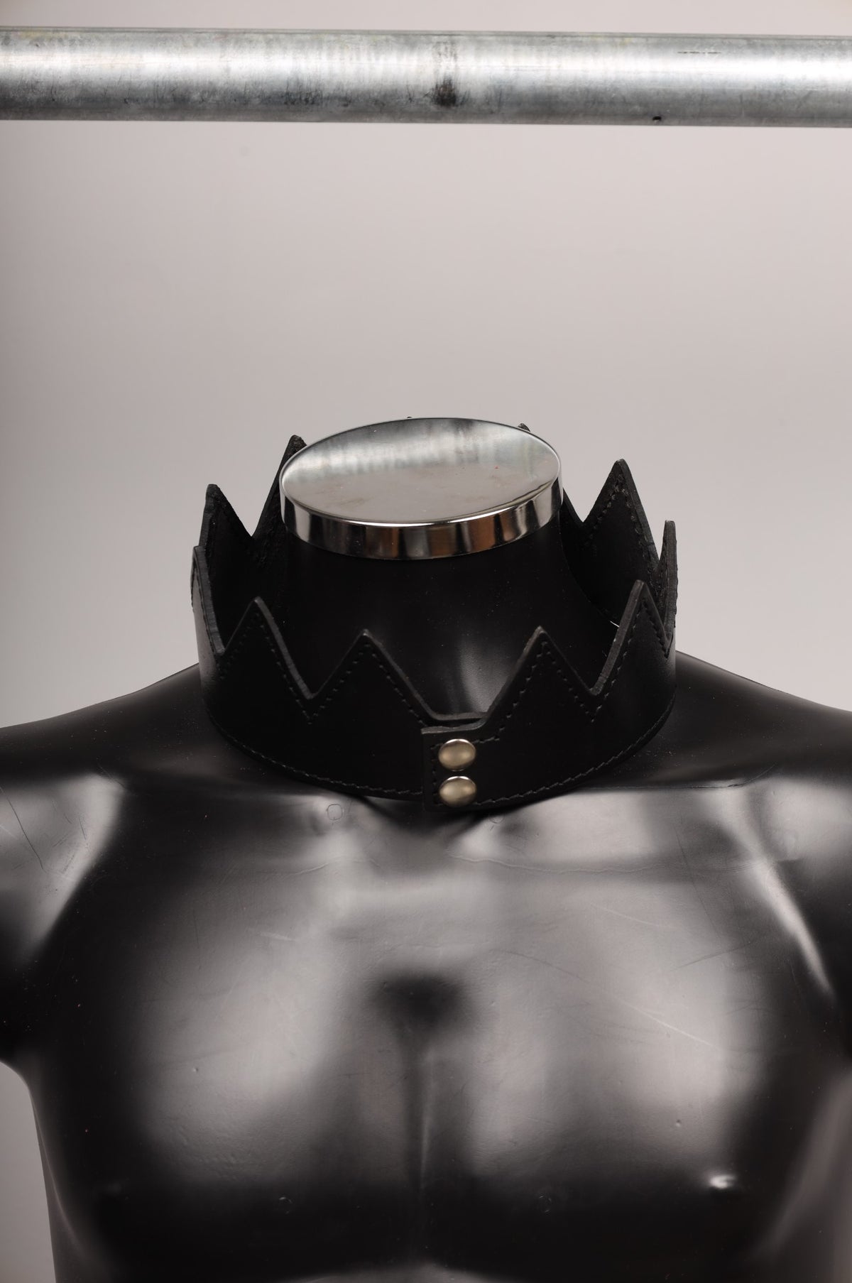 #075 Cowhide Leather Crown