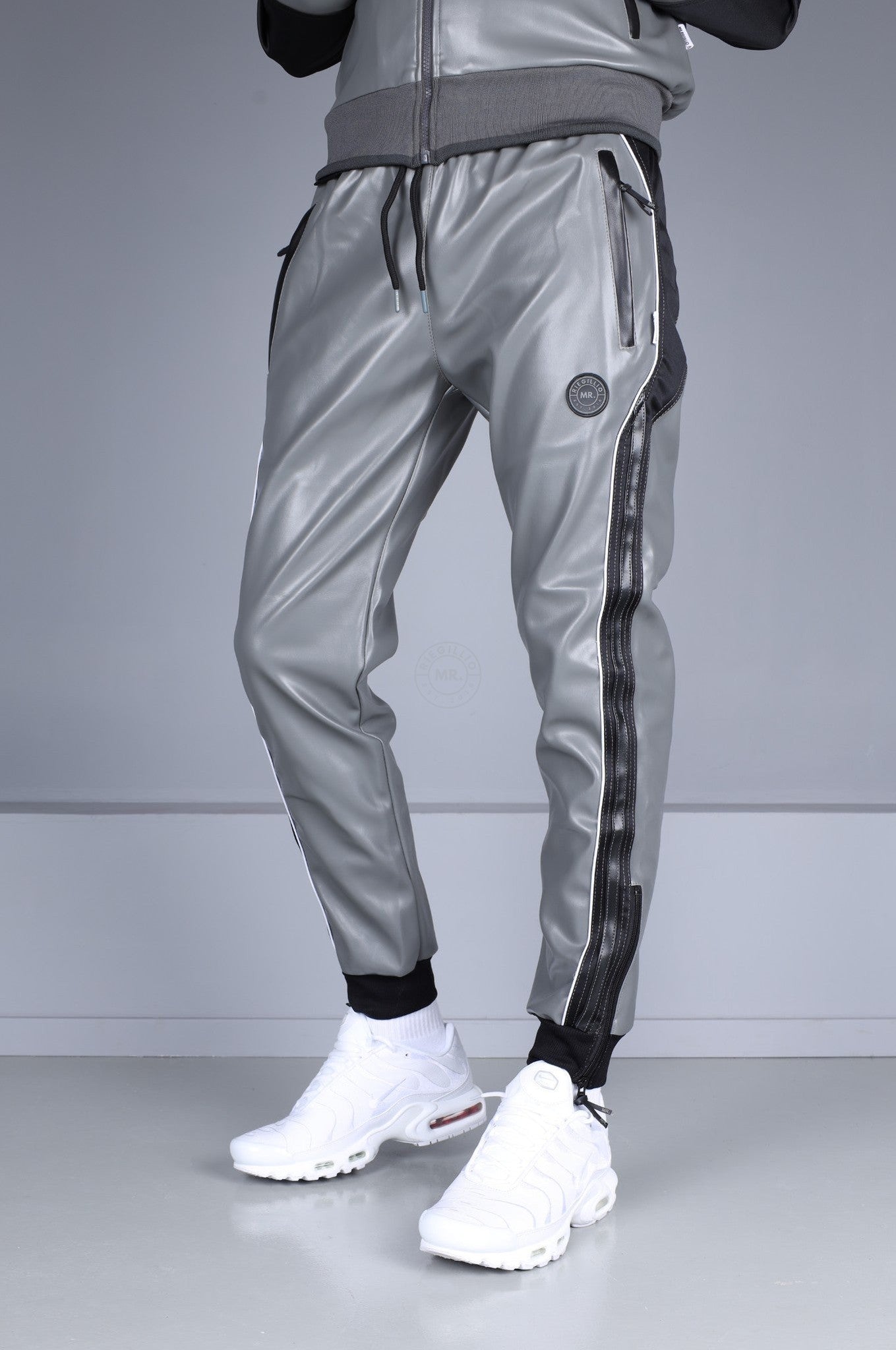 MR. 24 Tracksuit Pants - Grey