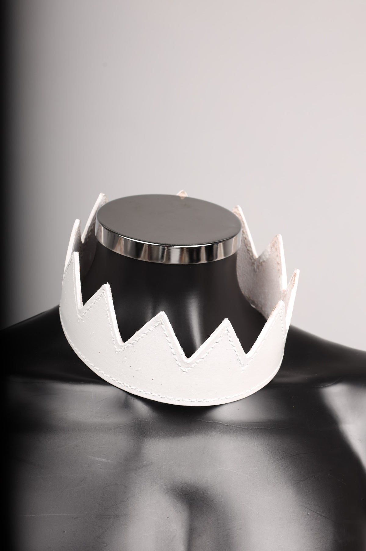 #389 Cowhide Leather Crown