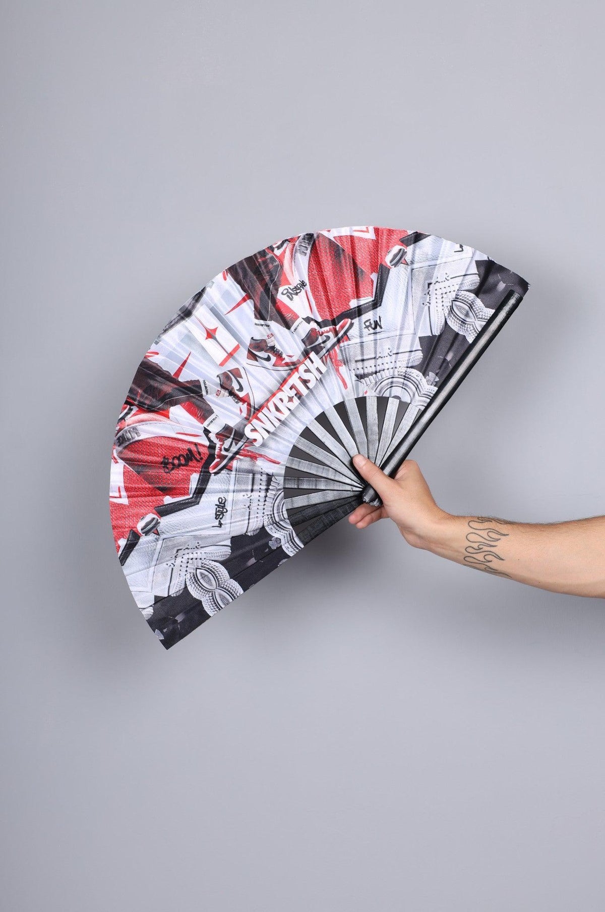 SNKRFTSH Fan XL Fan 63cm at MR. Riegillio