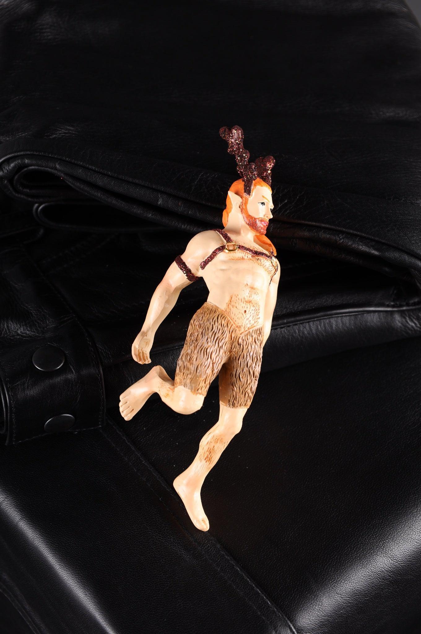 Inappropriate Elves - RUDELF at MR. Riegillio