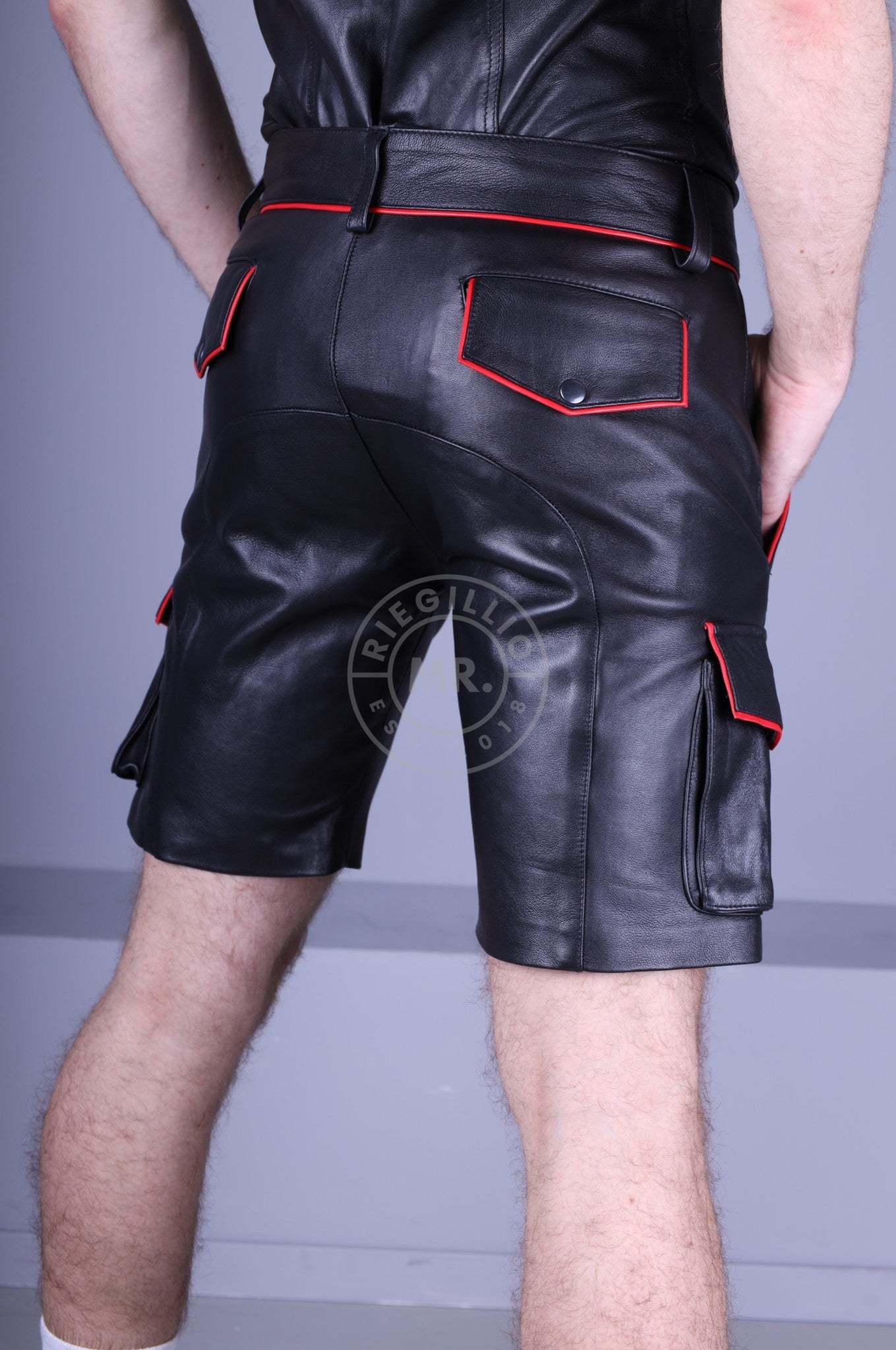 Cargo hot sale shorts red