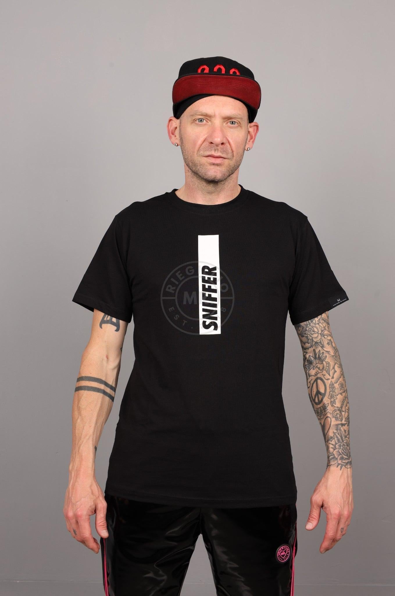 SNIFFER Pendant T-Shirt at MR. Riegillio