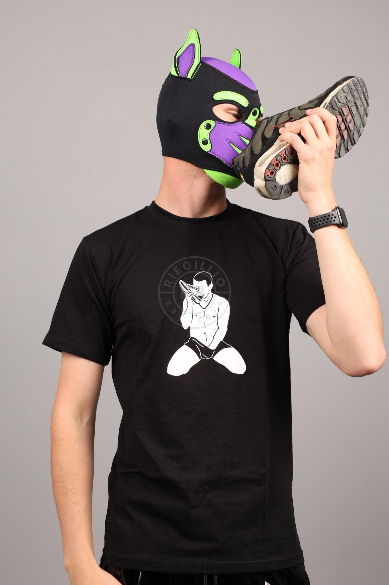 SNIFFER Pin T-Shirt at MR. Riegillio