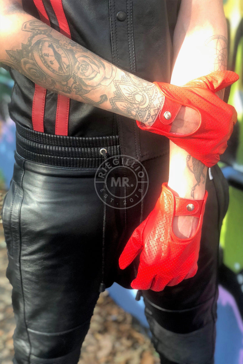 Leather gloves red at MR. Riegillio